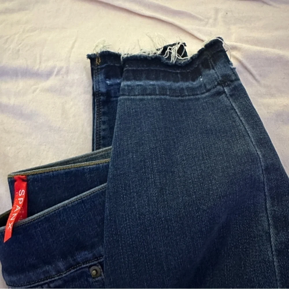 Spanx Pull On Distressed Jean‎ Raw Hem Jegging size Small